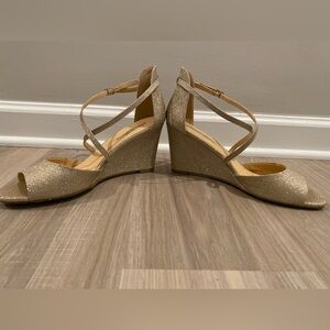New - Badgley Mischa American Glamour Gold Wedge Dinner Heels Sz 9